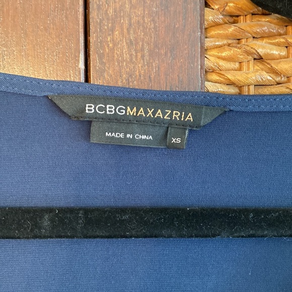 BCBG MAXAZRIA Midnight blue Size XS cap sleeve free flowing dress - Picture 5 of 7